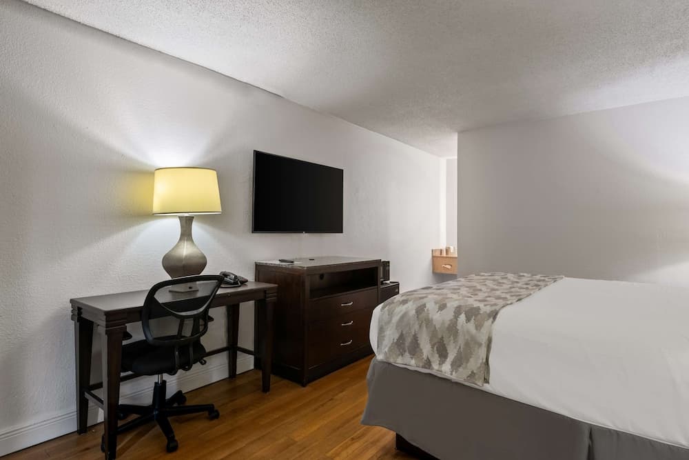 Americas Best Value Inn Orlando — 2