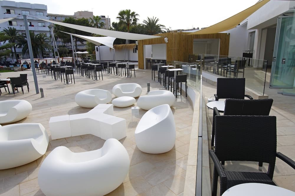 BG Hotel Pamplona — 18