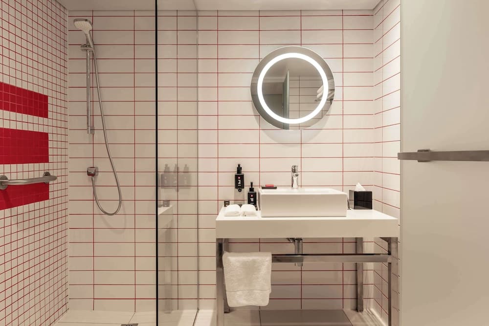 Radisson RED V&A Waterfront, Cape Town hotel, Silo 6, South Arm Road, V&A Waterfront, Cape Town, Western Cape, 8001, South Africa — photo 79