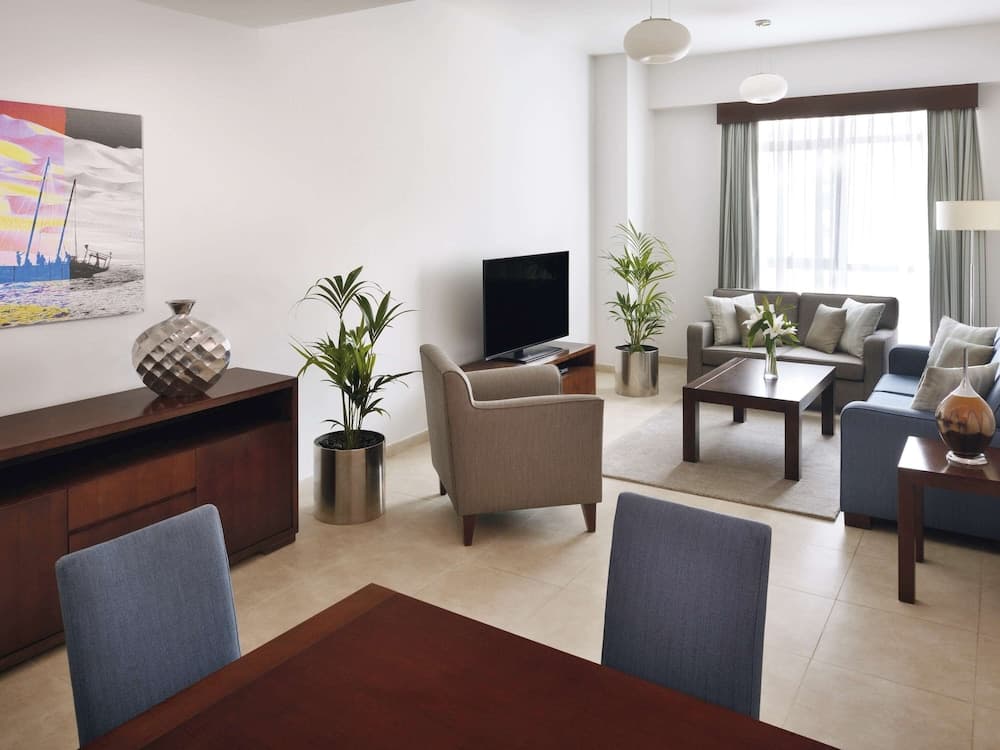 Mövenpick Hotel & Apartments Bur Dubai — 22
