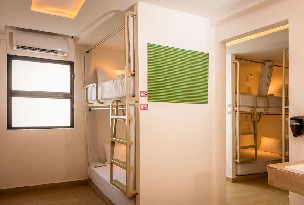 Nomads Party Hotel & Hostal — 27