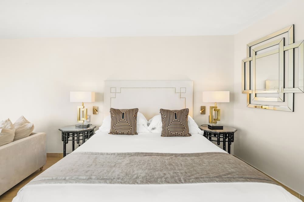 Hotel Chateau De La Chevre D Or — 18