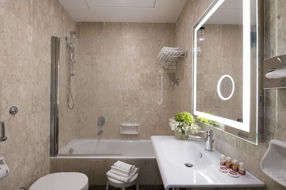 Hotel Bettoja Massimo D'Azeglio — 5