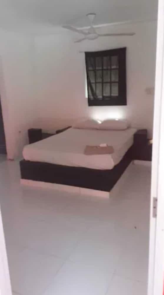 Hotel Punto 4 — 12