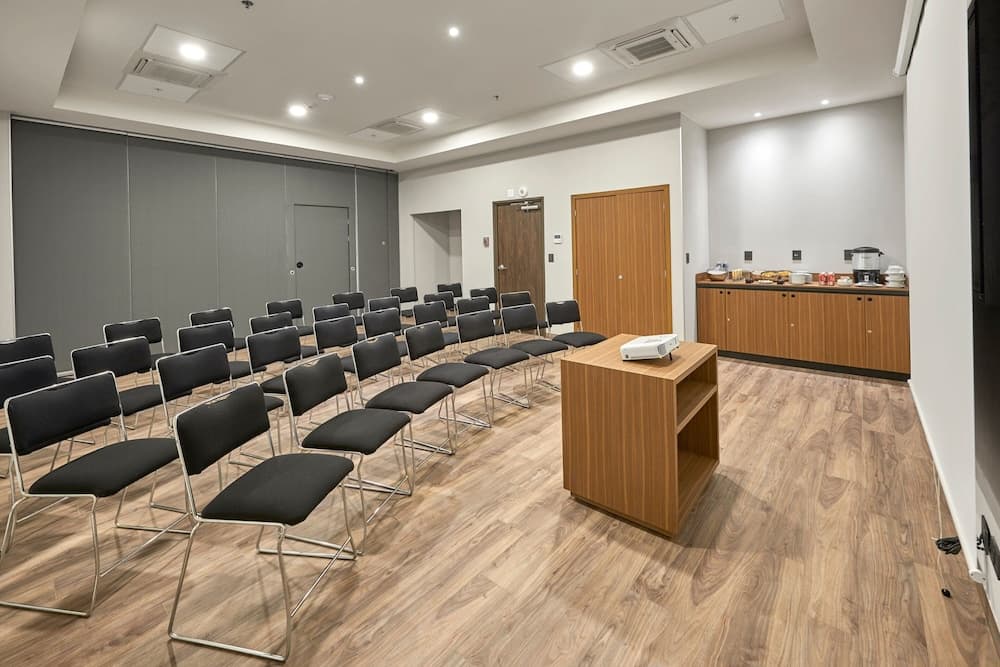City Express Suites by Marriott Cancún Aeropuerto Riviera — 13