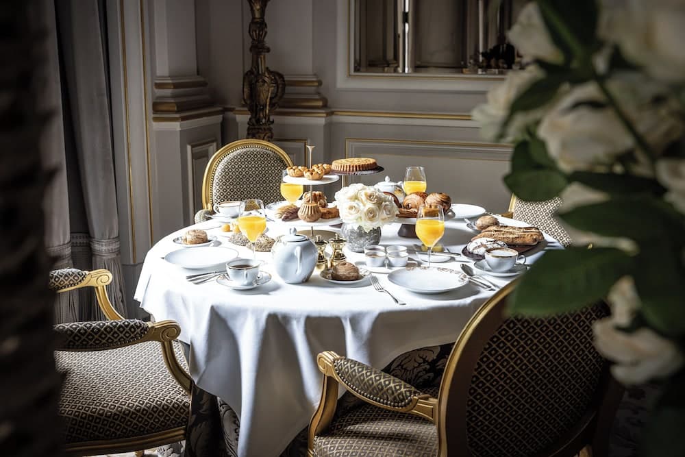 Four Seasons Hotel George V — 11