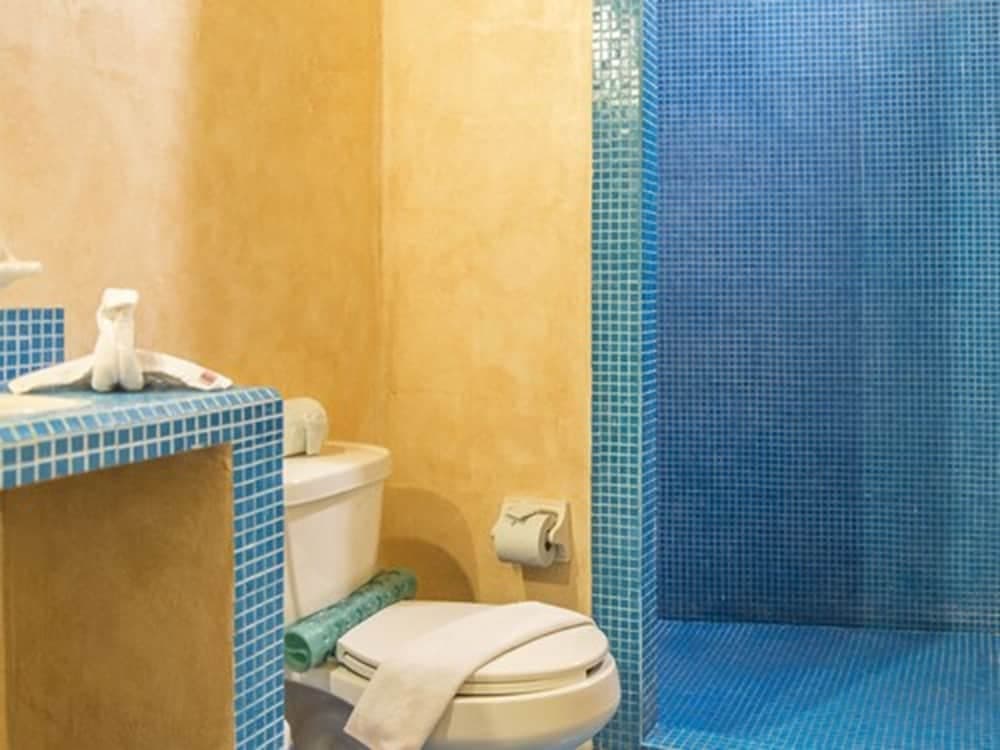 Barrio Latino Hotel Riviera Maya — 29