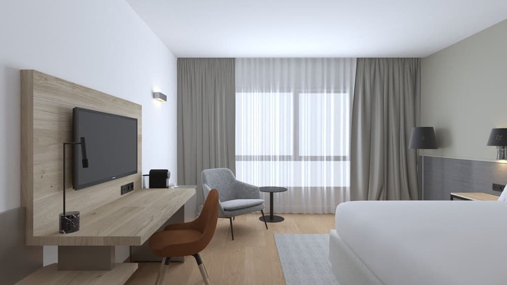 Crowne Plaza Madrid Airport by IHG — 17