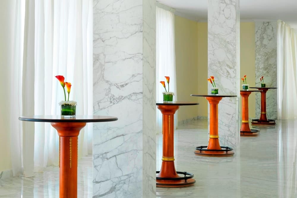 Le Meridien Dubai Hotel & Conference Centre — 14
