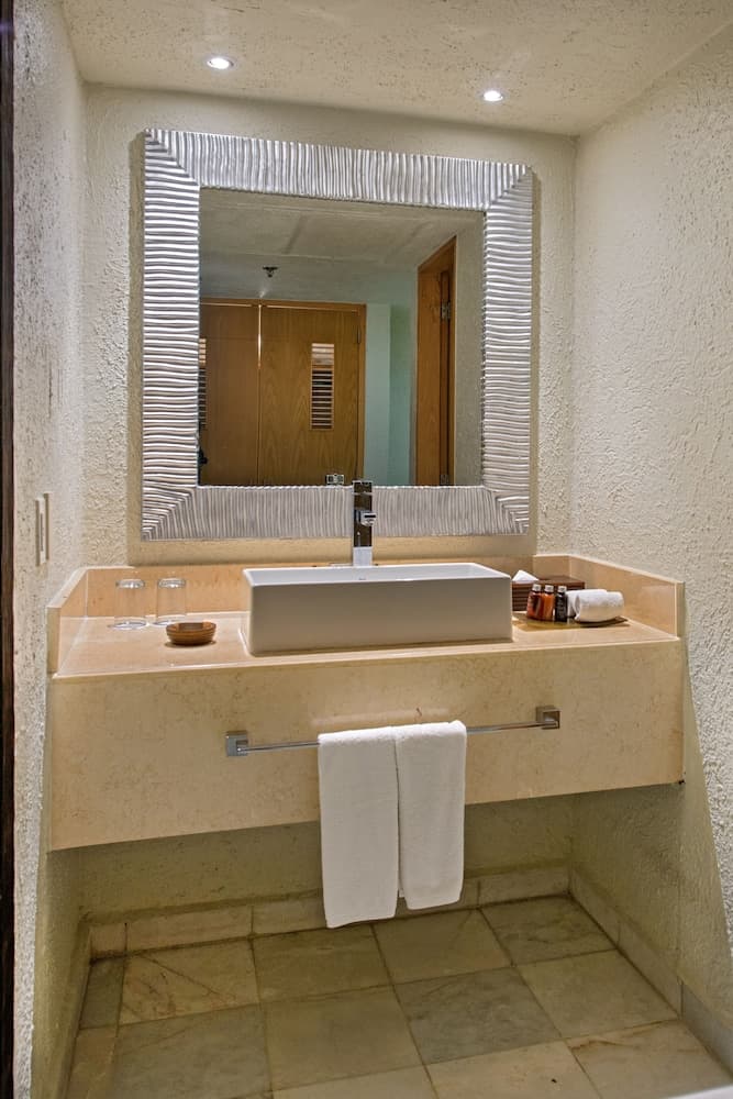 Park Royal Beach Cancun - All Inclusive — 24