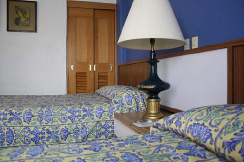 Hotel New York — 19