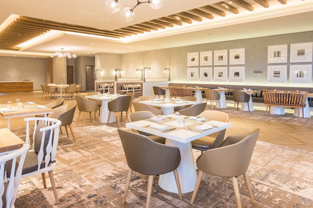 Holiday Inn &amp; Suites Dubai Festival City, un hotel IHG — 13
