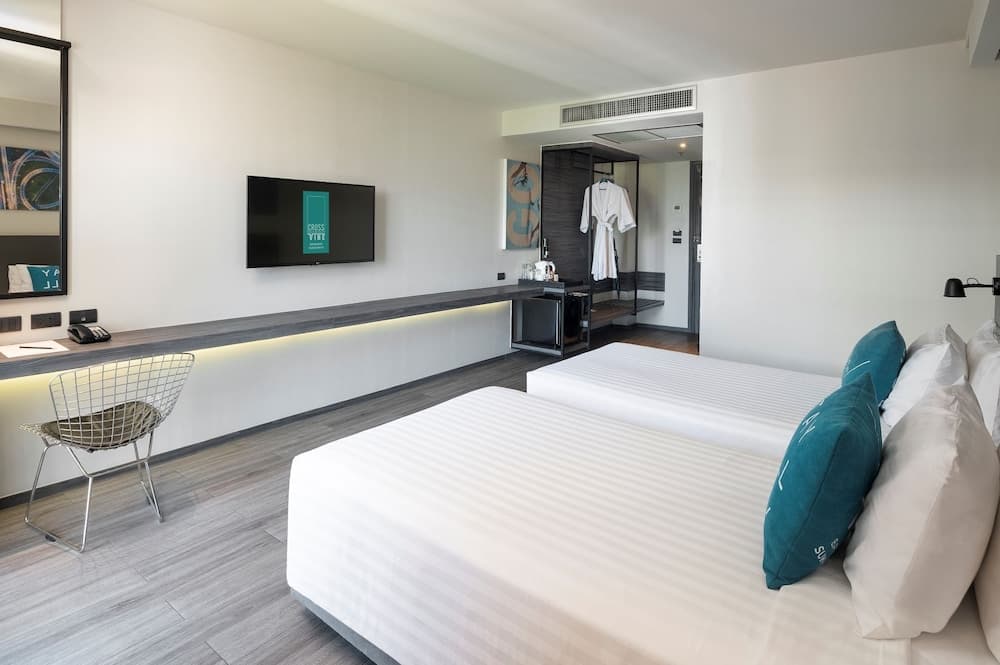 Cross Vibe Sukhumvit Hotel — 19