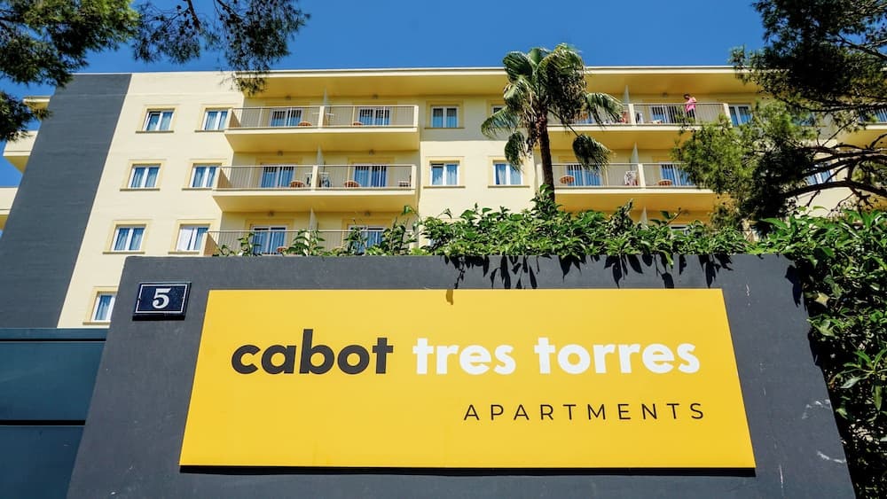 Cabot Tres Torres Apartments — 26