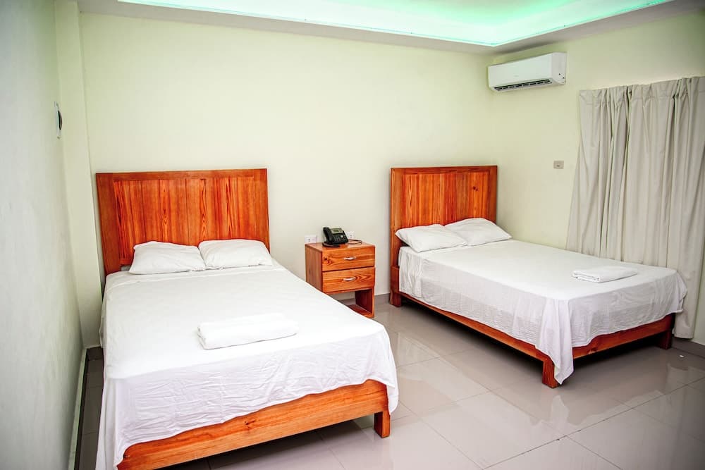 Hotel J&M — 8