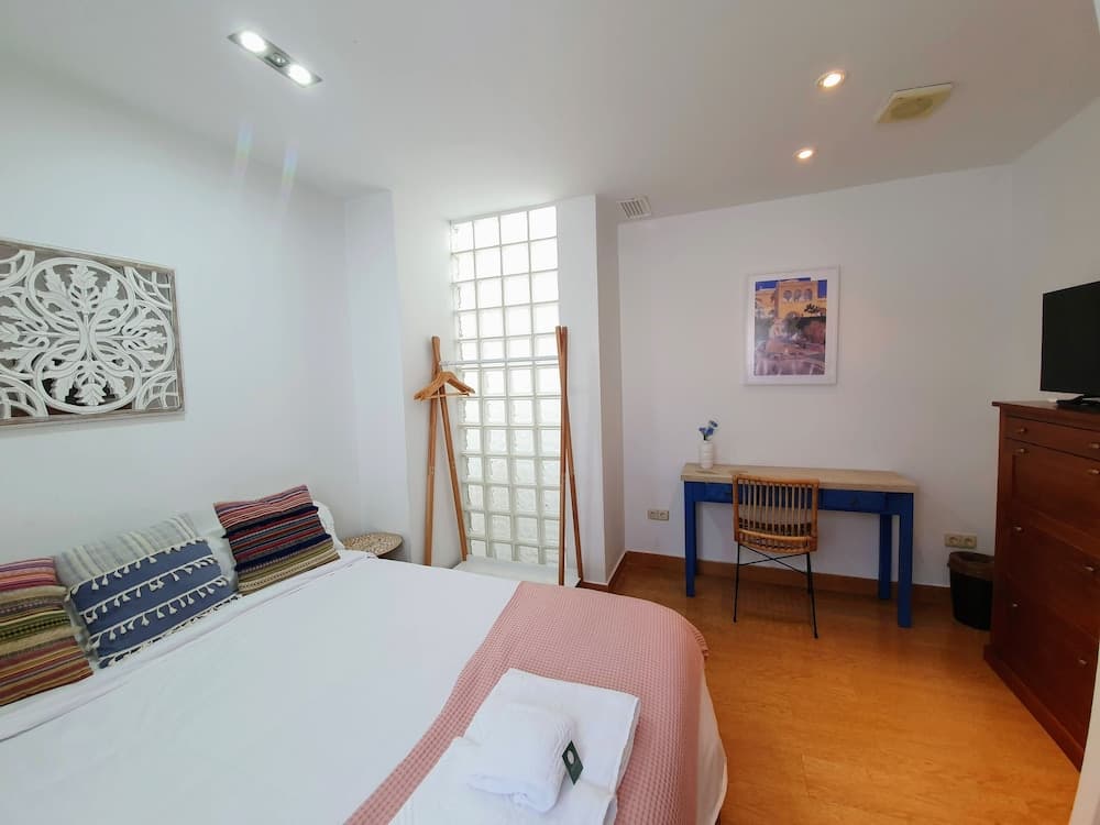 Triana Luxury Home — 28