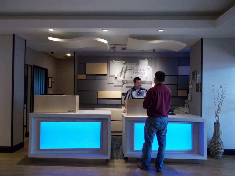 Comfort Inn & Suites Miami - Route 66 — 4