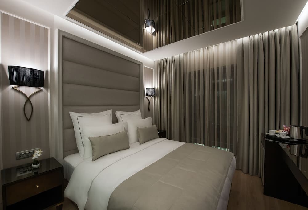 Le Petit Palace Hotel — 7