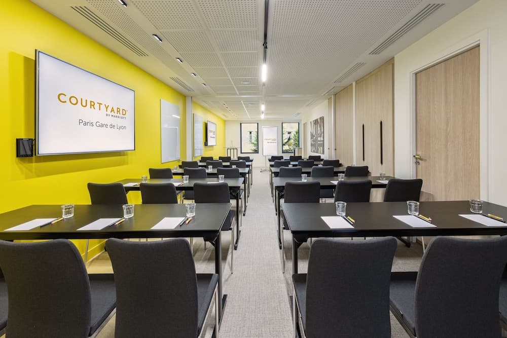 Courtyard by Marriott Paris Gare de Lyon — 17