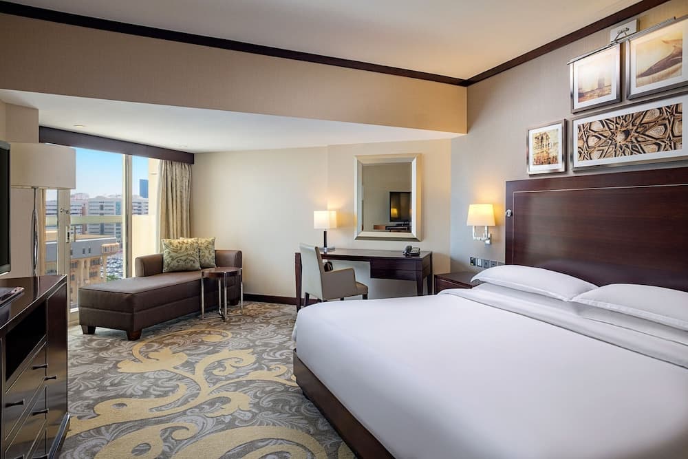 Sheraton Dubai Creek Hotel & Towers — 18