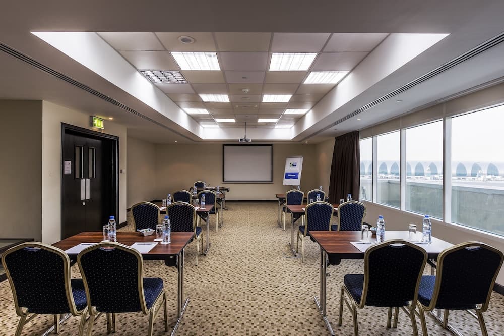 Holiday Inn Express Dubai Airport, un hotel IHG — 17