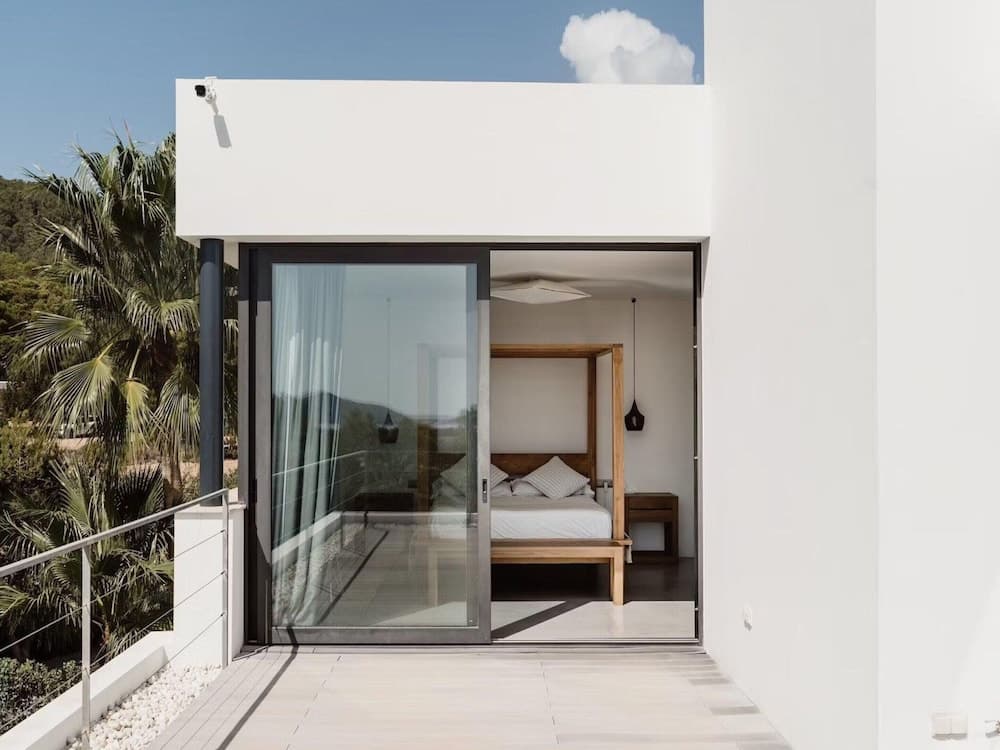 Modern Villa With Minimalistic Decor — 18