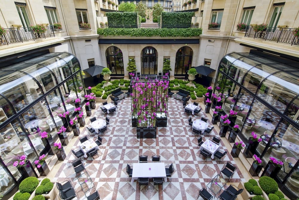 Four Seasons Hotel George V — 13
