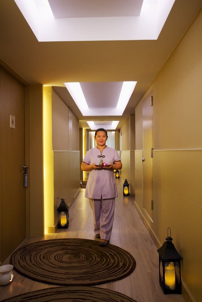 Centara Watergate Pavilion Hotel Bangkok — 24