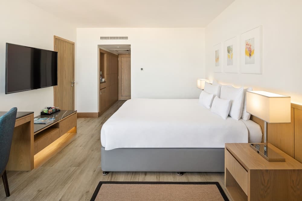 JA Beach Hotel, Dubai — 3