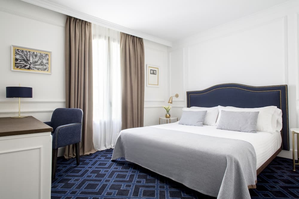 Hotel Midmost by Majestic Hotel Group — 12