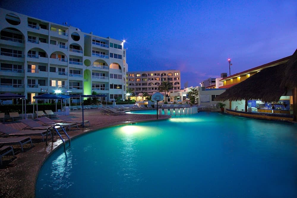 Aquamarina Beach Hotel — 24