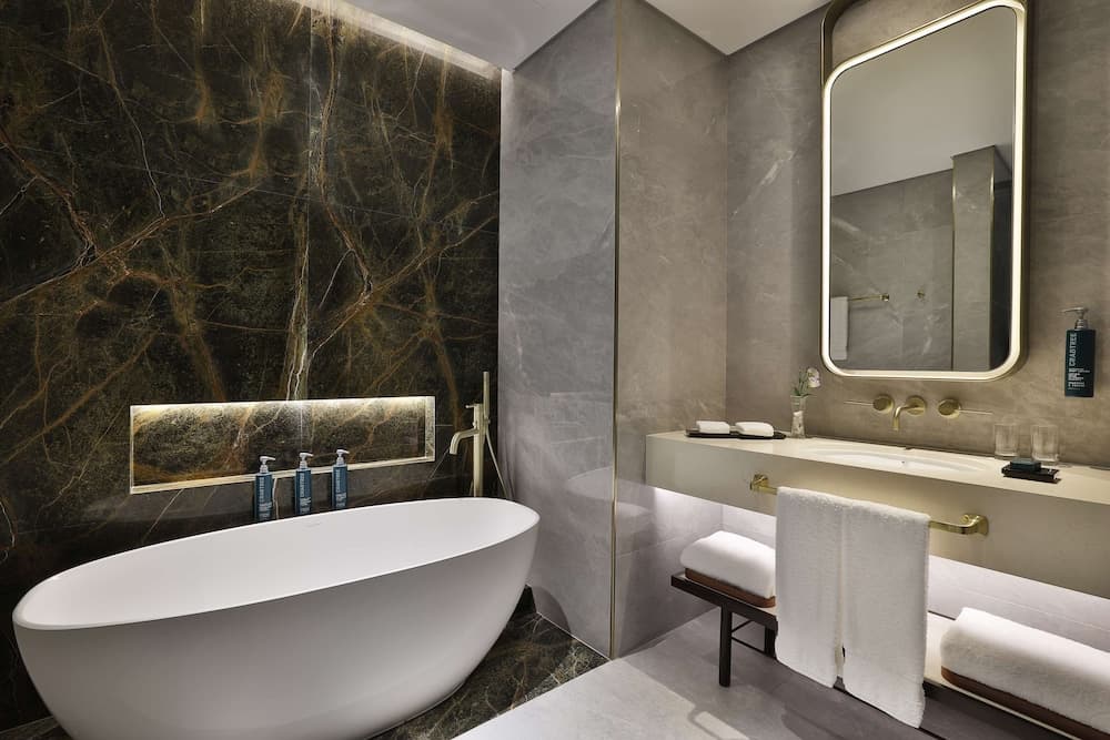 Embassy Suites By Hilton Dubai Business Bay — 19