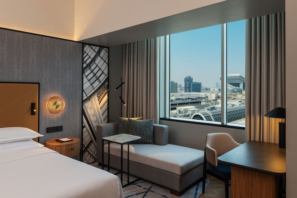 Sheraton Mall of the Emirates Hotel, Dubai — 7