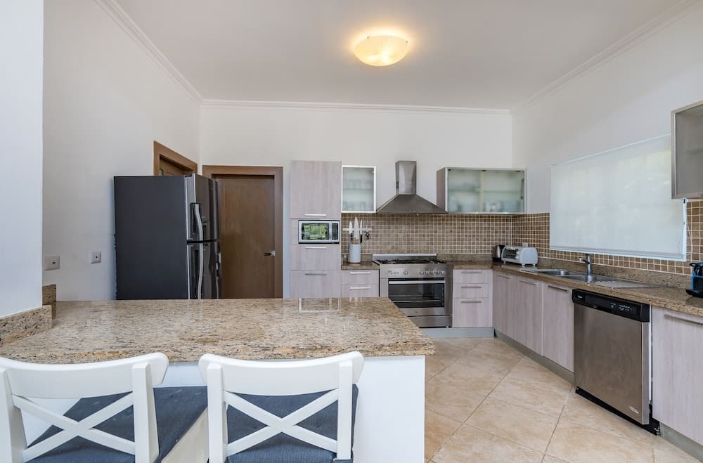 Beautiful 5-BDR 2 levels villa for rent — 5