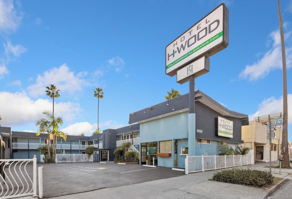Hotel H-Wood — 1