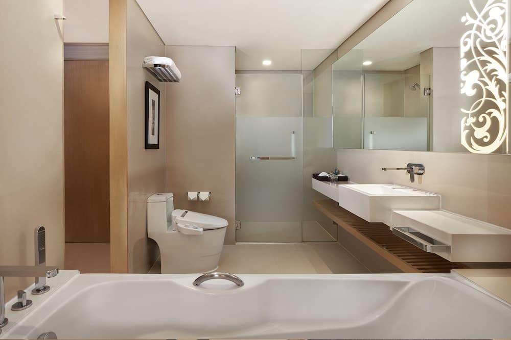 Four Points by Sheraton Bangkok, Sukhumvit 15 — 17
