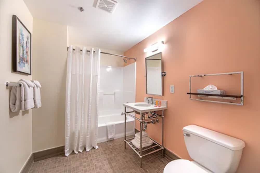 El Cortez Hotel and Casino - 21 and Over — 24