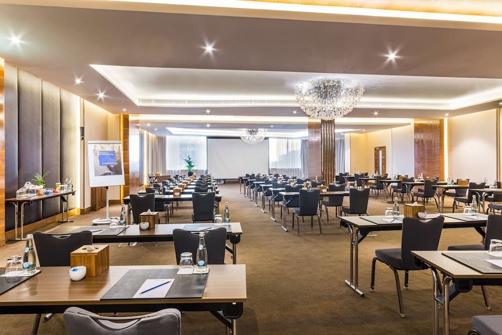 Radisson Blu Hotel Dubai Waterfront — 15