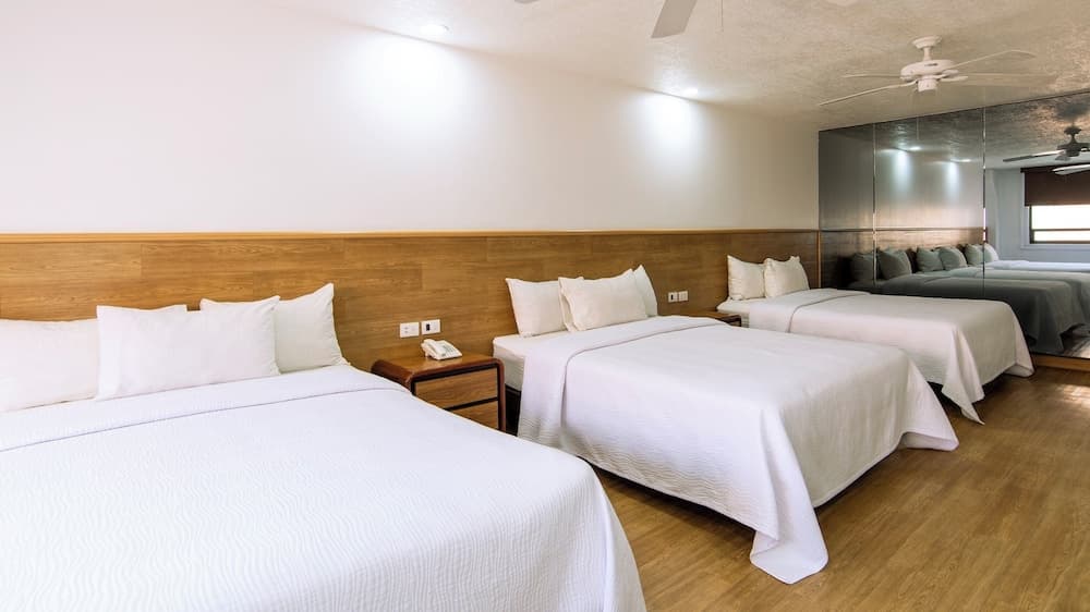 Hotel San Lucas — 16