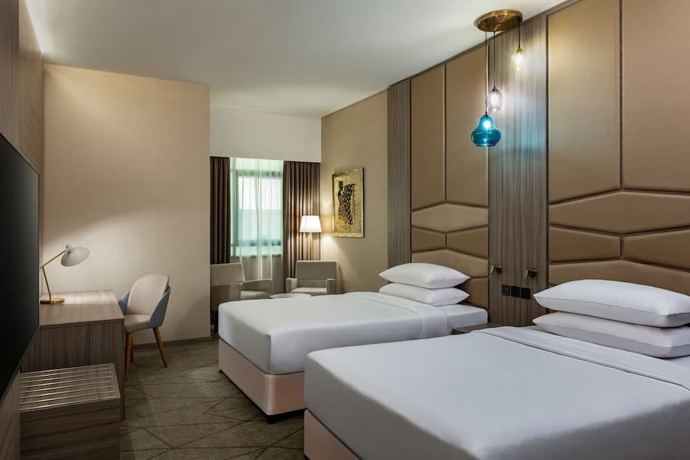 Four Points by Sheraton Production City, Dubai — 27