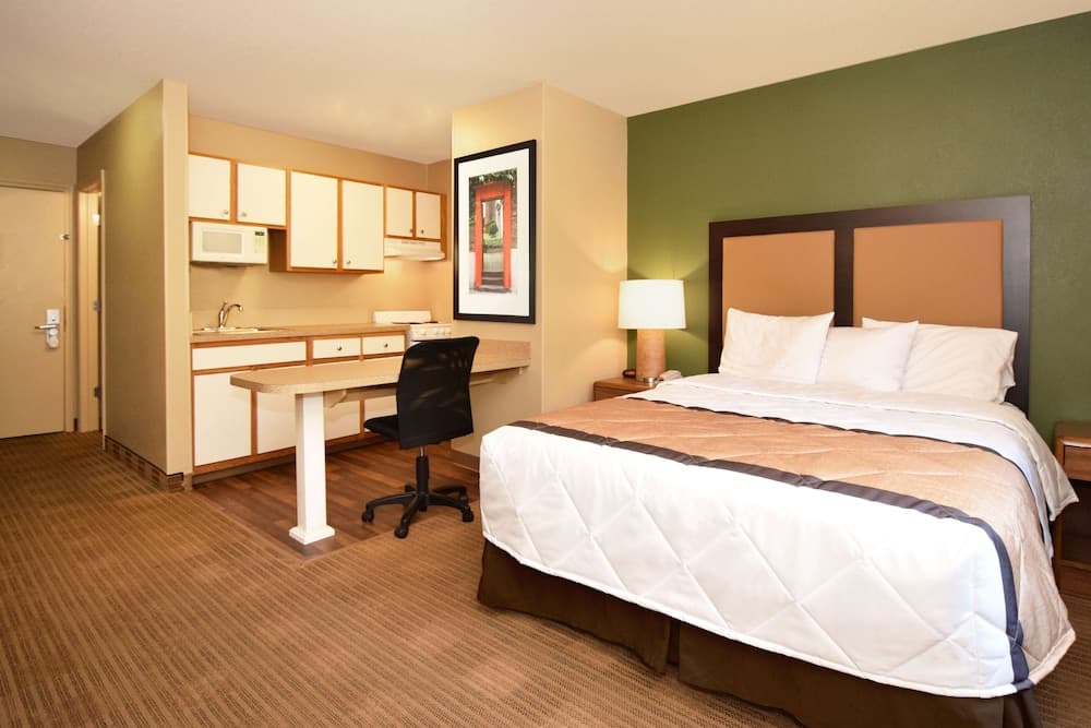 Extended Stay America Suites Ft Lauderdale Cyp Crk NW 6th Wy — 5