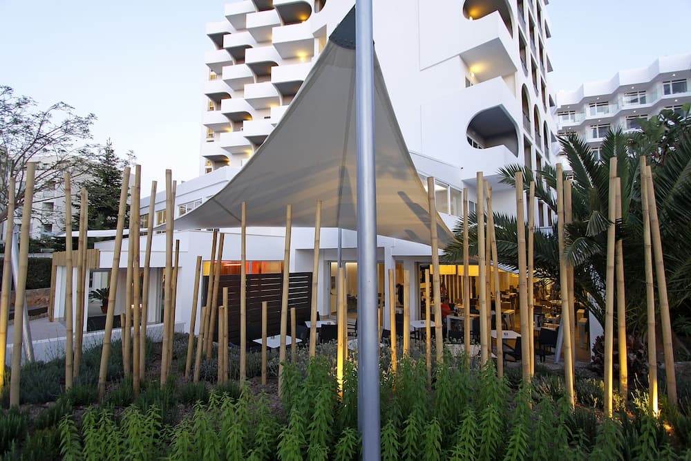 BG Hotel Pamplona — 16