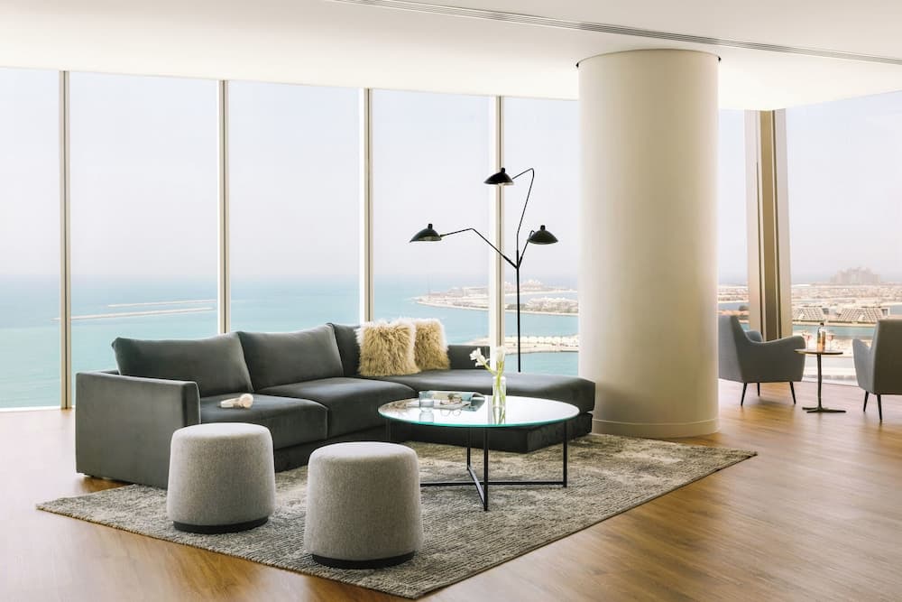 Sonder im JBR The Walk — 5