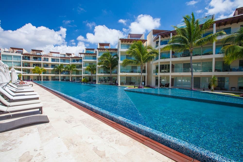 The Elements Oceanfront & Beachside Condo Hotel — 5