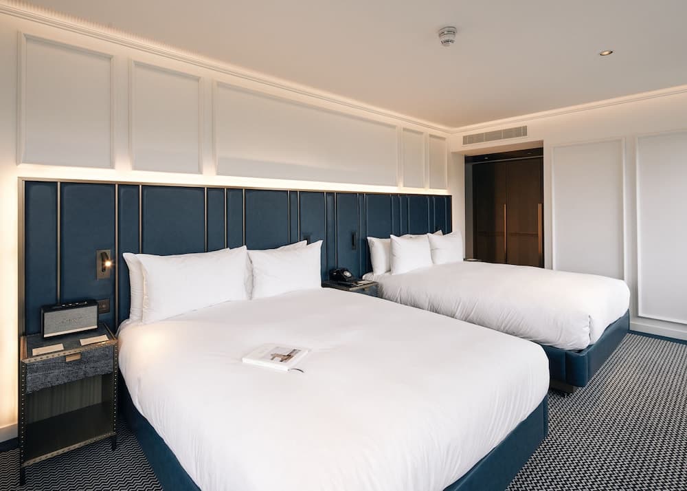 Page8, Seite Hotels — 21
