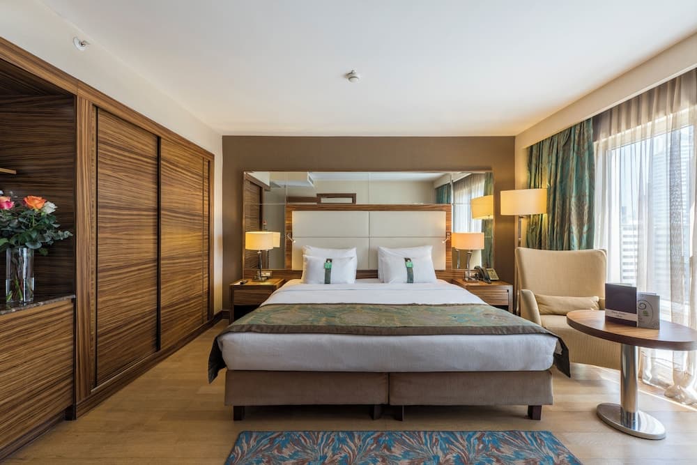 Holiday Inn Estambul Sisli by IHG — 10