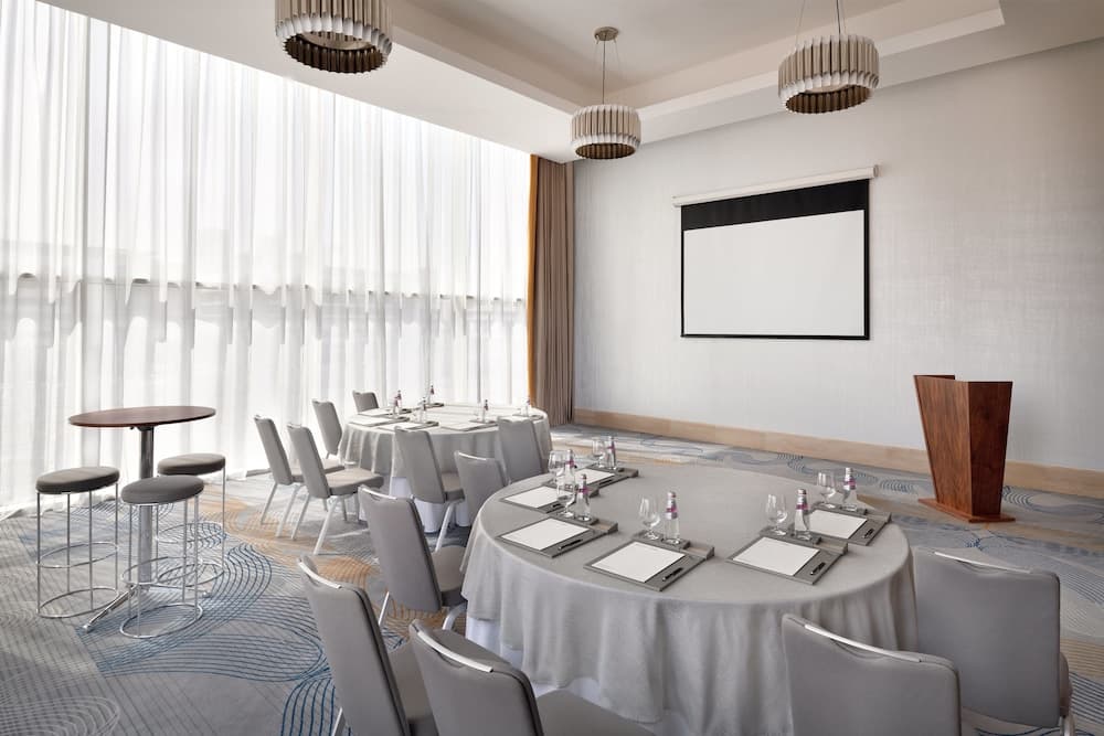Grand Plaza Mövenpick Media City — 21