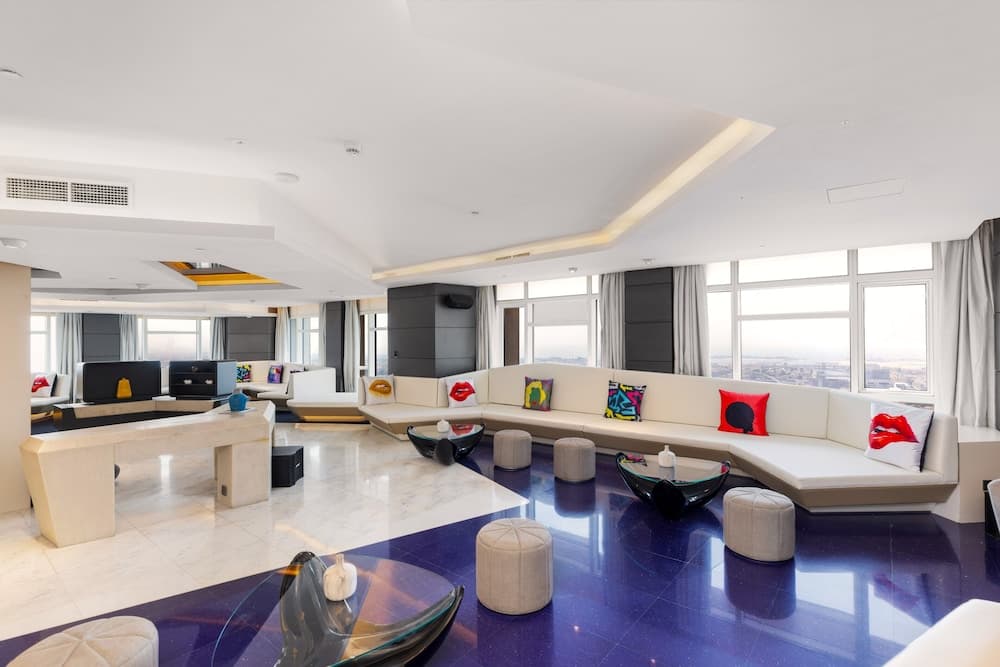 V Hotel Dubai, Curio Collection by Hilton — 20
