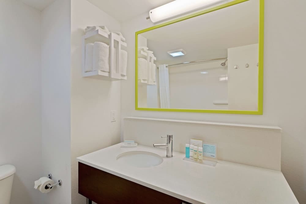 Hampton Inn & Suites Orlando Intl Dr N — 13