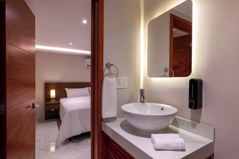 Hotel 28 — 16